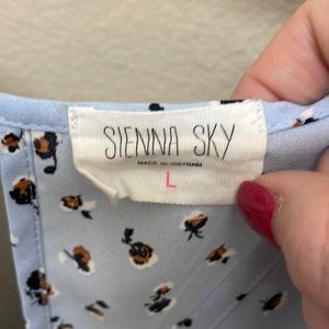 Sleeveless dress shirt